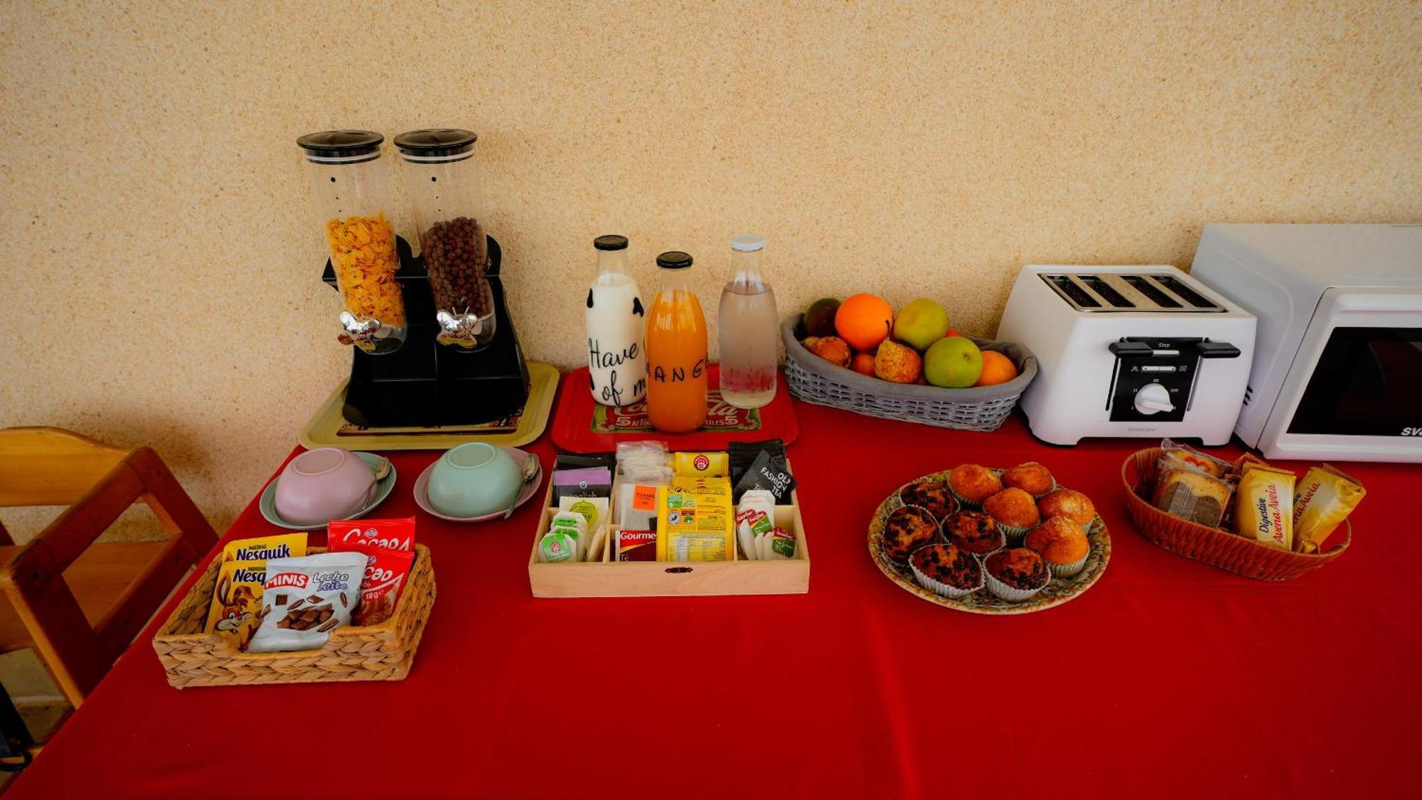 La Casa De Mima Bed & Breakfast Cubelles Eksteriør bilde